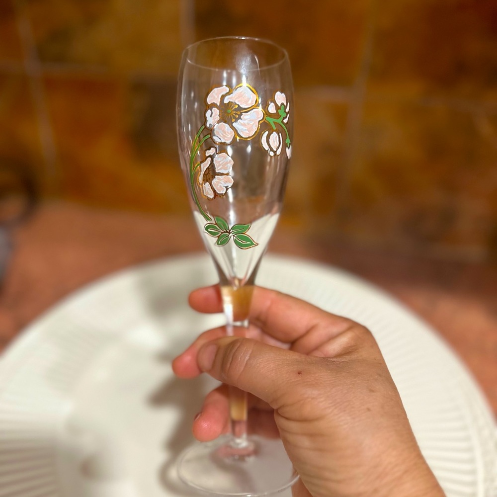 3 PERRIER JOUET ~ Beautiful Hand Painted Anemone Flower CHAMPAGNE FLUTE (4 Oz. - Picture 3 of 3